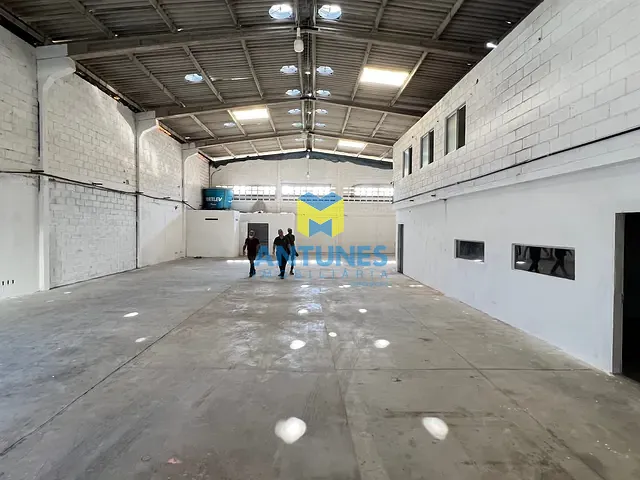 Galpão / Barracão com 450m², para alugar, no bairro Imbiribeira em Recife