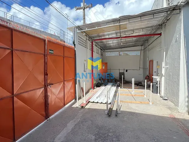 Galpão / Barracão com 600m², para alugar, no bairro Boa Viagem em Recife