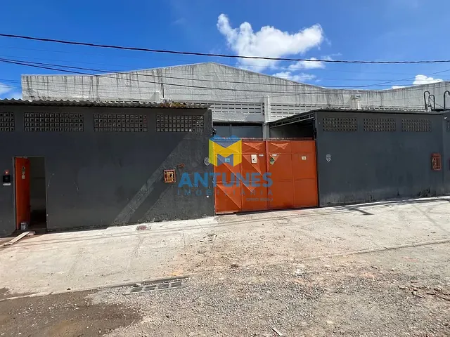 Galpão / Barracão com 600m², para alugar, no bairro Boa Viagem em Recife