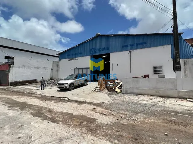 Galpão / Barracão com 520m², para alugar, no bairro Imbiribeira em Recife