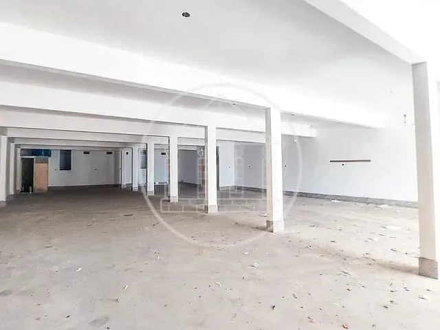 Galpão / Barracão com 300m², para alugar, no bairro Parque Brasil em São Paulo