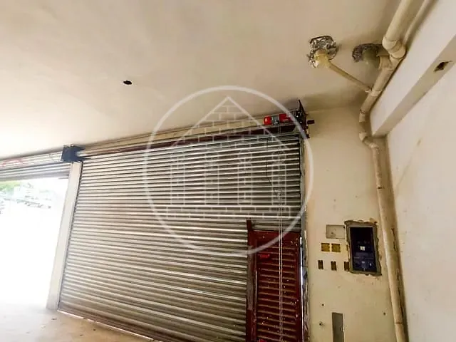 Galpão / Barracão com 300m², para alugar, no bairro Parque Brasil em São Paulo