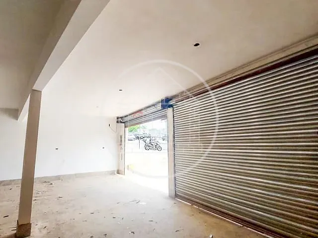 Galpão / Barracão com 300m², para alugar, no bairro Parque Brasil em São Paulo