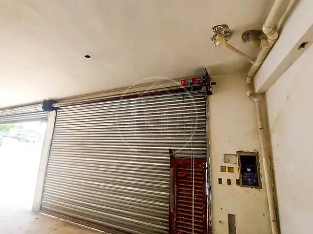 Galpão / Barracão com 300m², para alugar, no bairro Parque Brasil em São Paulo