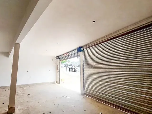 Galpão / Barracão com 300m², para alugar, no bairro Parque Brasil em São Paulo