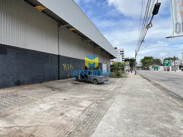 Galpão / Barracão com 950m², à venda ou para alugar, no bairro Imbiribeira em Recife