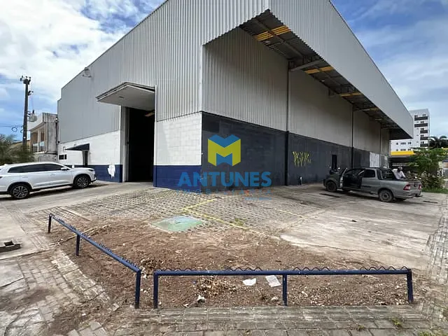 Galpão / Barracão com 950m², à venda ou para alugar, no bairro Imbiribeira em Recife