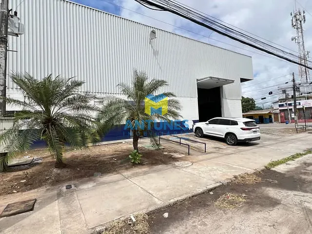 Galpão / Barracão com 950m², à venda ou para alugar, no bairro Imbiribeira em Recife