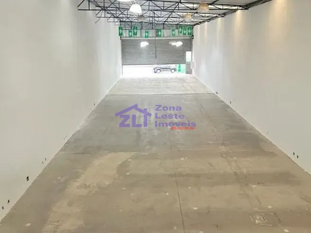 Galpão / Barracão com 700m², para alugar, no bairro Jardim Adutora em São Paulo