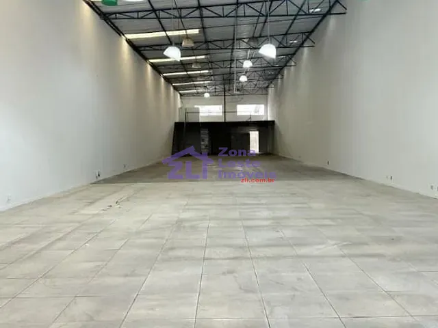 Galpão / Barracão com 700m², para alugar, no bairro Jardim Adutora em São Paulo
