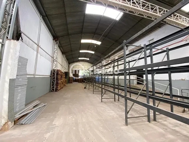 Galpão / Barracão com 491m², à venda, no bairro Fazenda Santa Cândida em Campinas