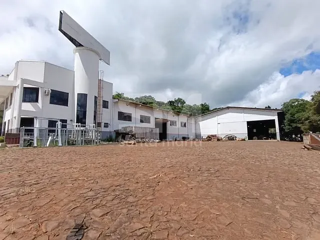 Galpão / Barracão com 6050m², para alugar, no bairro Trevo em Chapecó