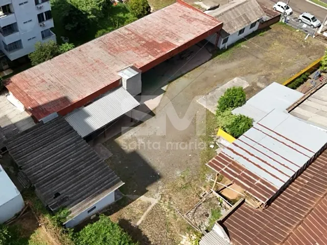 Galpão / Barracão com 1200m², para alugar, no bairro Centro em Chapecó