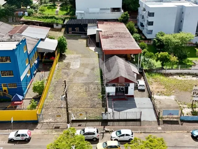 Galpão / Barracão com 1200m², para alugar, no bairro Centro em Chapecó
