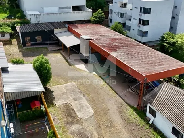 Galpão / Barracão com 1200m², para alugar, no bairro Centro em Chapecó