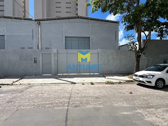 Galpão / Barracão com 330m², para alugar, no bairro Imbiribeira em Recife