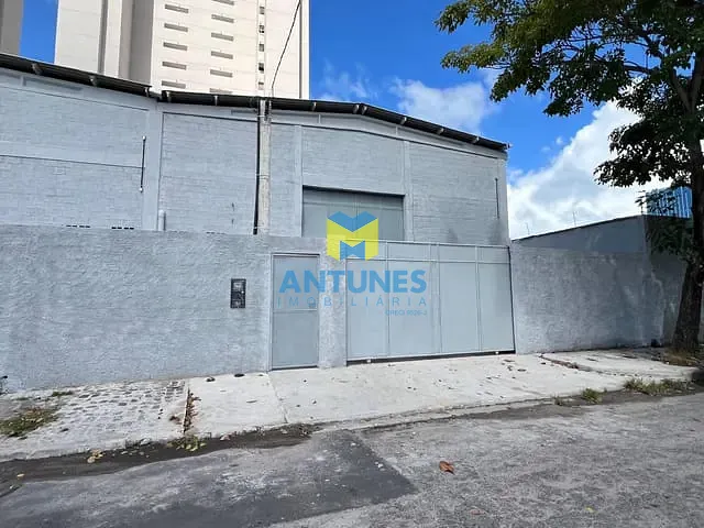 Galpão / Barracão com 330m², para alugar, no bairro Imbiribeira em Recife