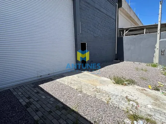 Galpão / Barracão com 300m², para alugar, no bairro Imbiribeira em Recife