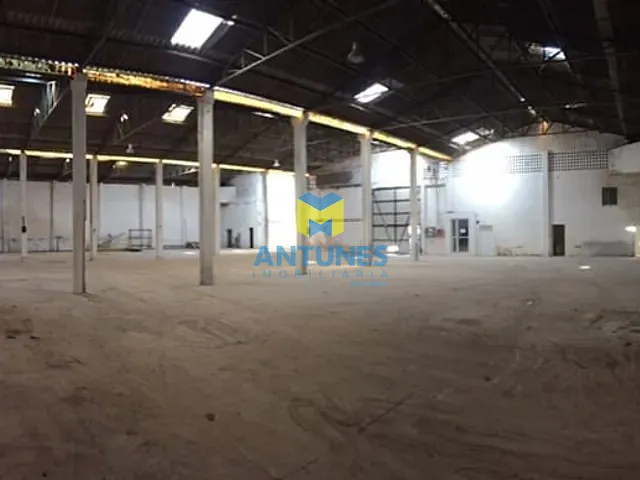Galpão / Barracão com 1150m², para alugar, no bairro Imbiribeira em Recife