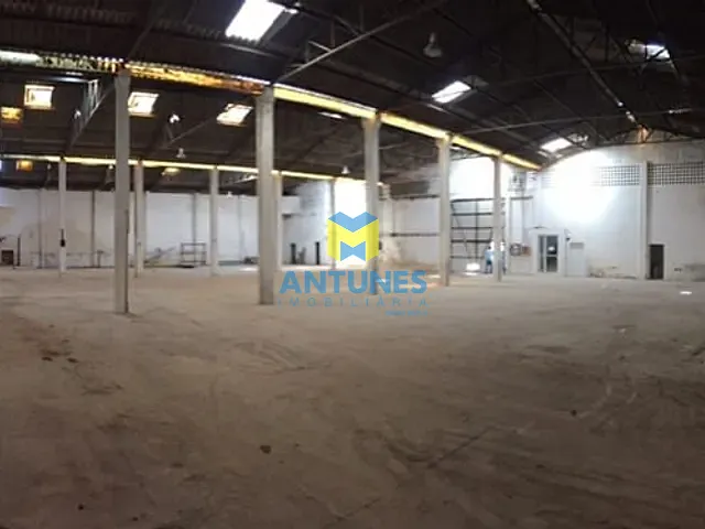 Galpão / Barracão com 1150m², para alugar, no bairro Imbiribeira em Recife
