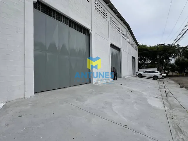 Galpão / Barracão com 900m², para alugar, no bairro Piedade em Jaboatão dos Guararapes