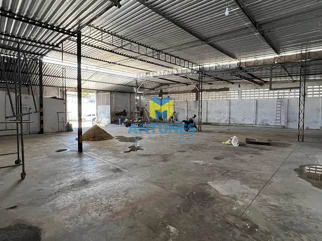 Galpão / Barracão com 520m², para alugar, no bairro Imbiribeira em Recife
