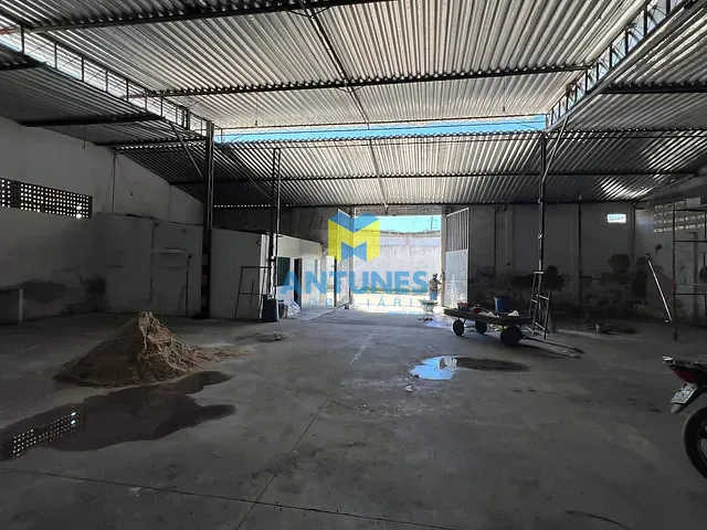 Galpão / Barracão com 520m², para alugar, no bairro Imbiribeira em Recife