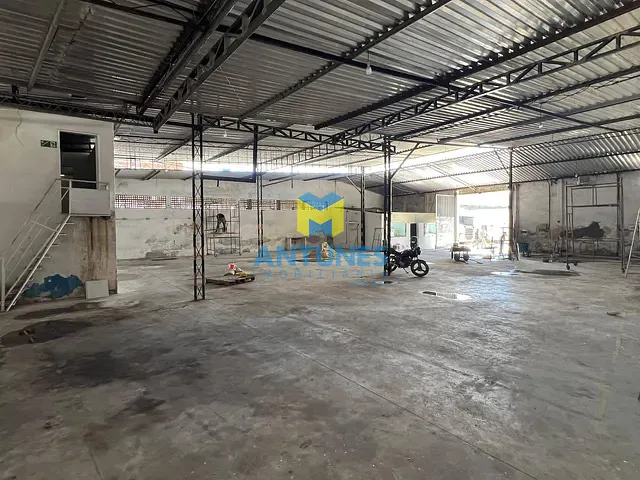 Galpão / Barracão com 520m², para alugar, no bairro Imbiribeira em Recife