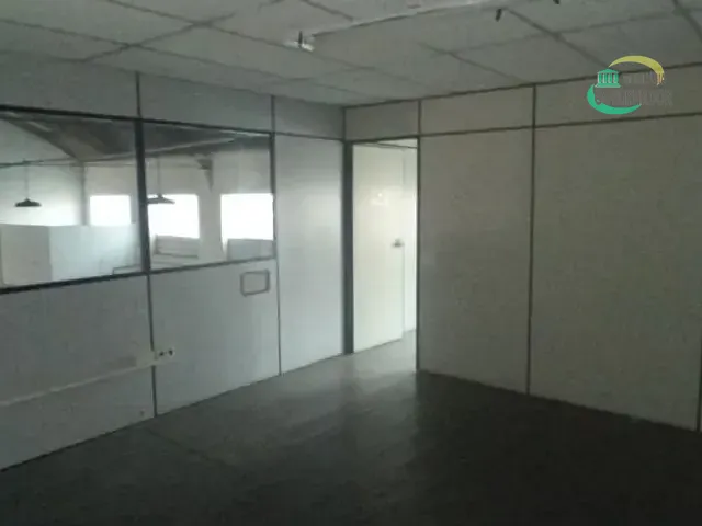 Galpão / Barracão com 350m², para alugar, no bairro Bonfim em Campinas