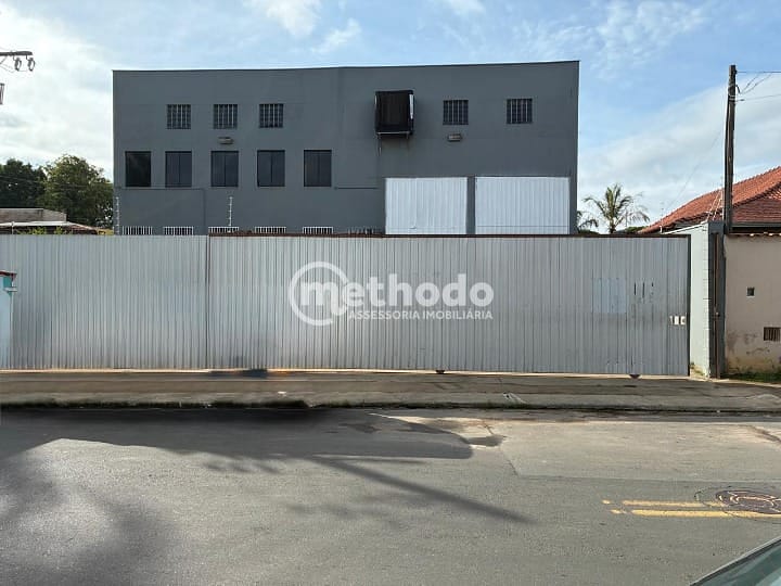 Depósito-Galpão, 748 m² - Foto 1