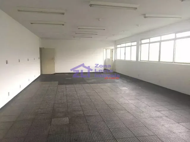 Galpão / Barracão com 800m², à venda, no bairro Vila Nova York em São Paulo