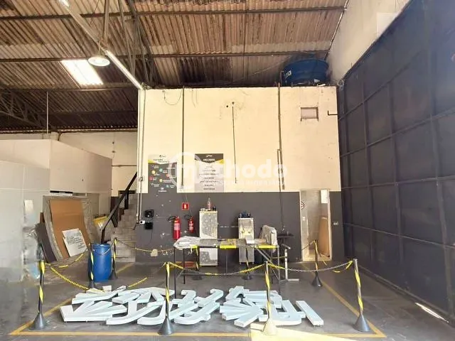 Galpão / Barracão com 1000m², para alugar, no bairro Vale Verde em Valinhos