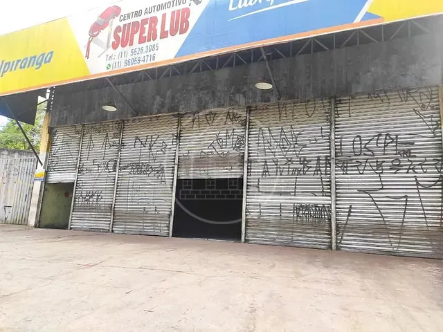 Galpão / Barracão com 903m², para alugar, no bairro Jardim Maria Fernandes em São Paulo