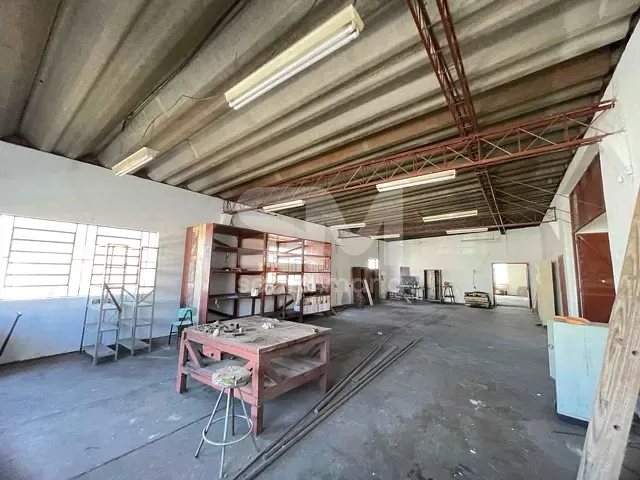 Galpão / Barracão com 1300m², para alugar, no bairro Passo dos Fortes em Chapecó
