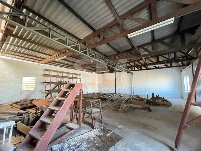 Galpão / Barracão com 1300m², para alugar, no bairro Passo dos Fortes em Chapecó