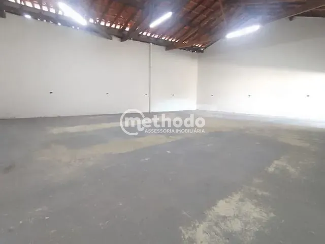 Galpão / Barracão com 210m², para alugar, no bairro Vila Paraíso em Campinas