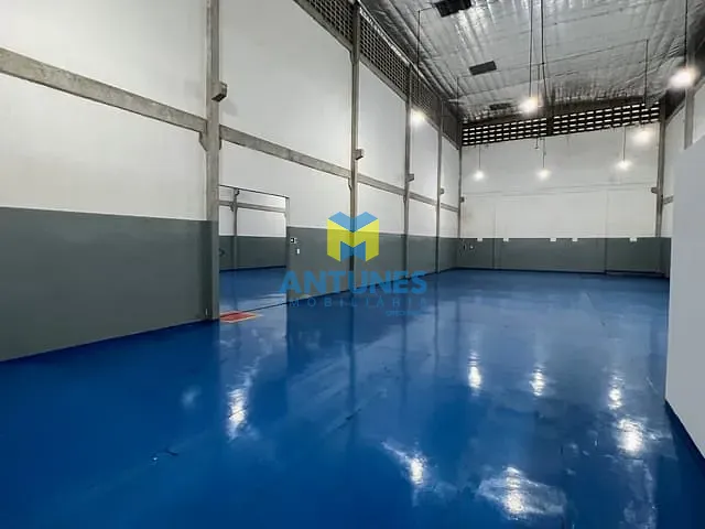 Galpão / Barracão com 1080m², para alugar, no bairro Imbiribeira em Recife