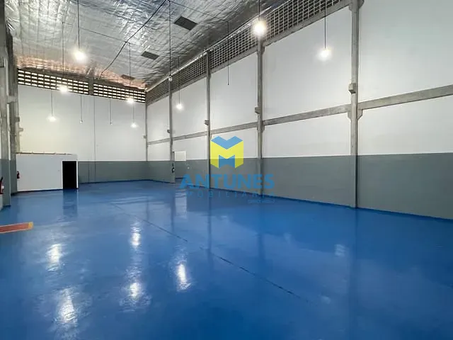 Galpão / Barracão com 1080m², para alugar, no bairro Imbiribeira em Recife