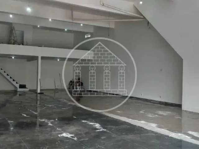 Galpão / Barracão com 250m², à venda, no bairro Parque Brasil em São Paulo
