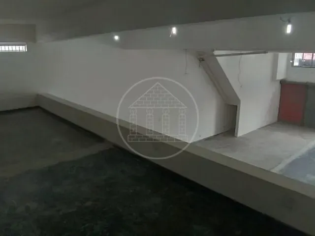 Galpão / Barracão com 250m², à venda, no bairro Parque Brasil em São Paulo