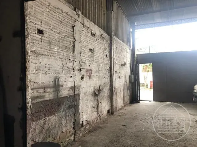 Galpão / Barracão com 250m², à venda, no bairro Jardim das Imbuias em São Paulo