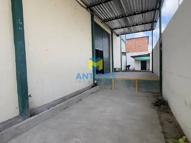 Galpão / Barracão com 828m², para alugar, no bairro Várzea em Recife
