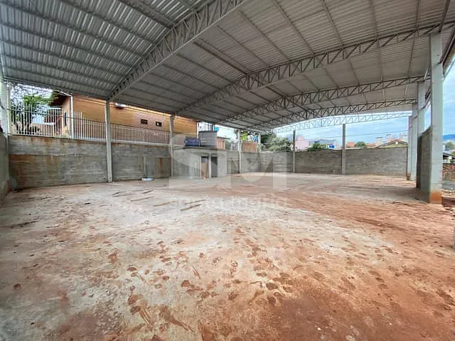 Galpão / Barracão para alugar, no bairro Cristo Rei em Chapecó