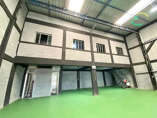 Galpão / Barracão com 340m², para alugar, no bairro Jardim Ouro Preto em Campinas