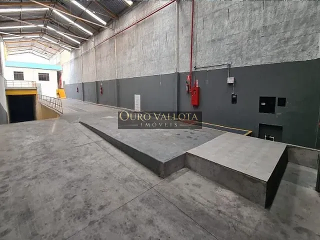 Galpão / Barracão com 1100m², para alugar, no bairro Vila Bela em São Paulo