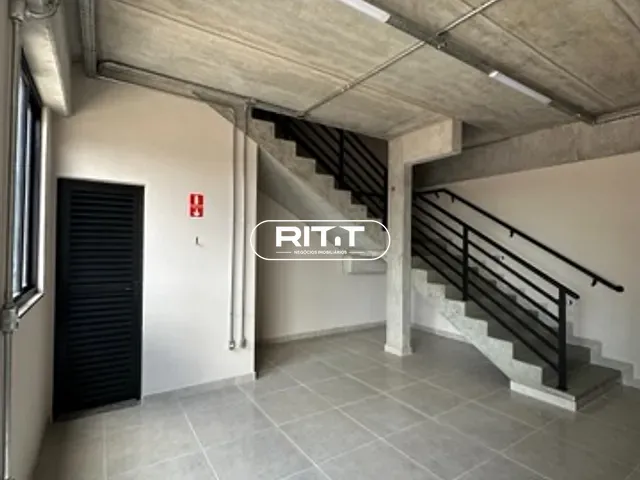 Galpão / Barracão com 717m², para alugar, no bairro Planalto do Sol em Sumaré