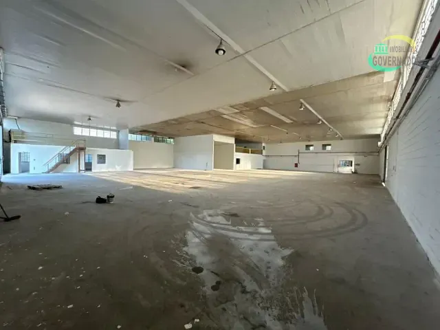 Galpão / Barracão com 2885m², para alugar, no bairro Parque Santa Bárbara em Campinas