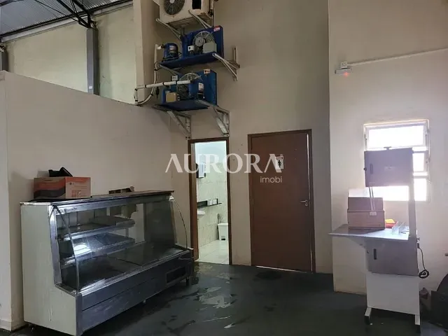 Galpão / Barracão com 373m², à venda, no bairro Carnascialli em Londrina