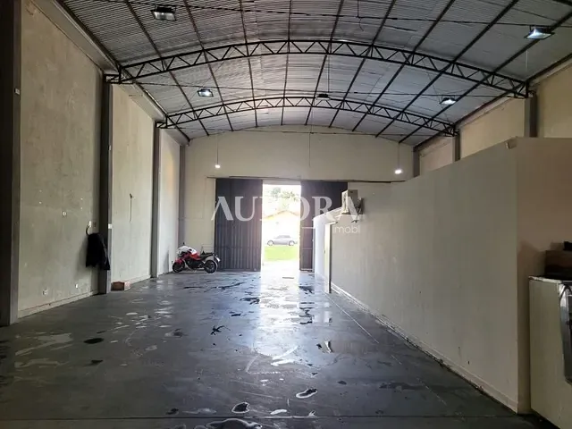 Galpão / Barracão com 373m², à venda, no bairro Carnascialli em Londrina