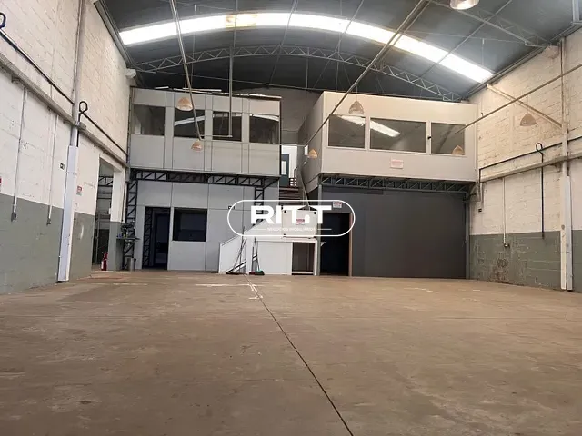 Galpão / Barracão com 648m², para alugar, no bairro Jardim São Pedro em Hortolândia